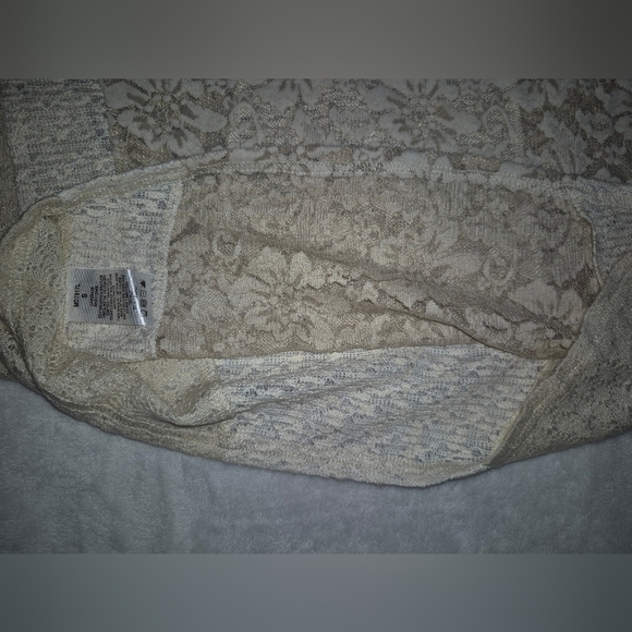 Miss Me Cream Lace Women's Top NWT - Picture 11 of 12